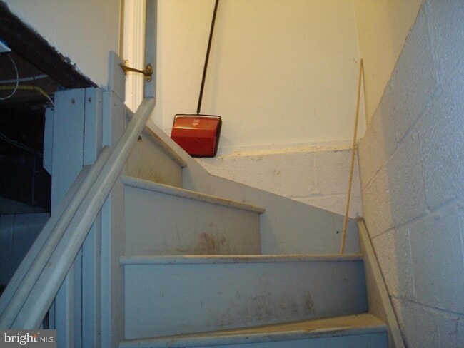 Building Photo - 605 Norway Rd