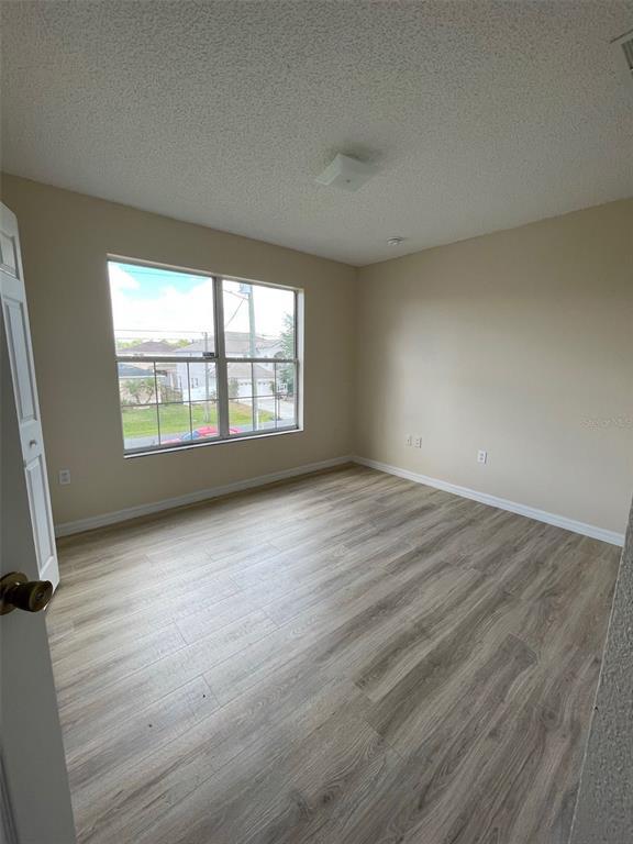 Building Photo - 560 Bristol Cir