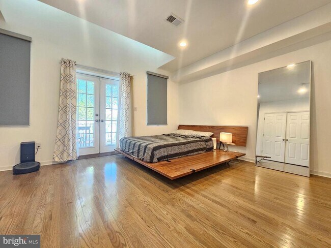 Building Photo - 1311 S St SE