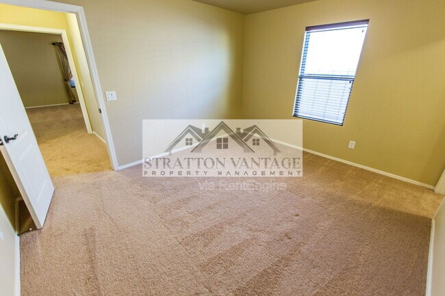 Building Photo - 976 S Adam Way