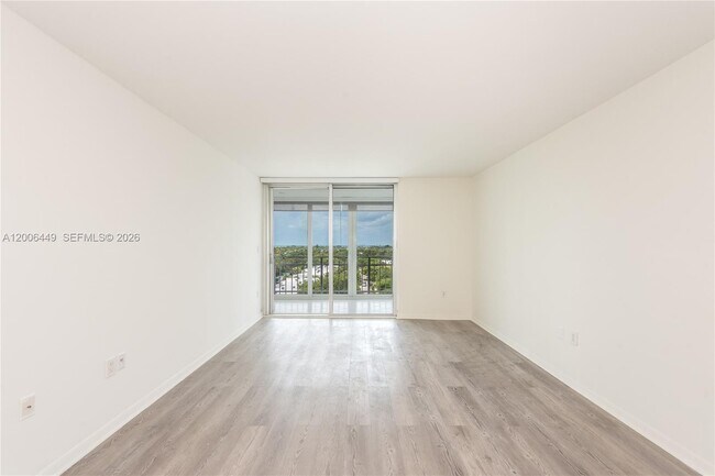 Building Photo - 600 Grapetree Dr