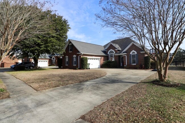 Building Photo - 1855 Beachforest Way