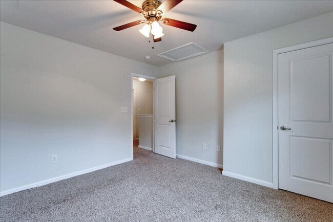 Building Photo - 118 Emma Rose Ct