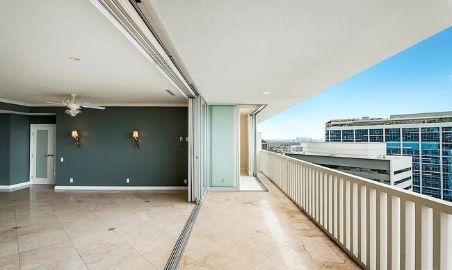Building Photo - 9255 Doheny Rd