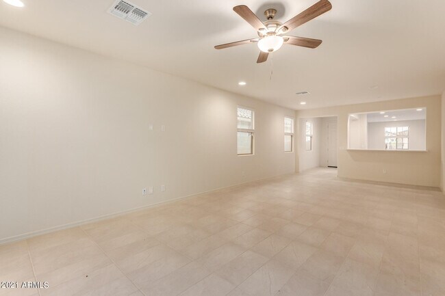 Building Photo - 8755 W Solano Dr