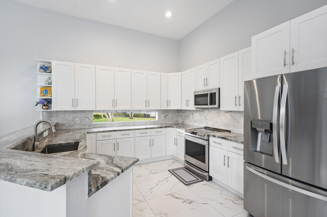 Building Photo - 3719 Oak Ridge Cir