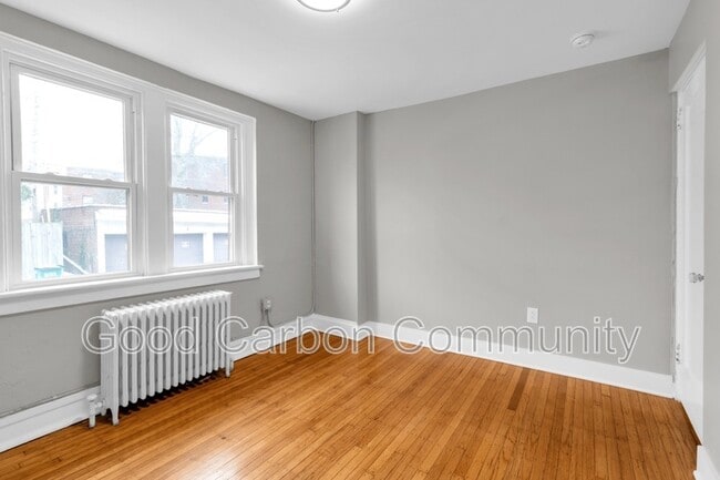 Building Photo - 1015 Amherst St