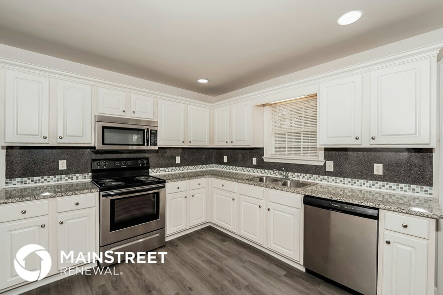 Building Photo - 1055 Sky View Ln