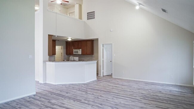 Building Photo - 12006 Canyon Star Ln