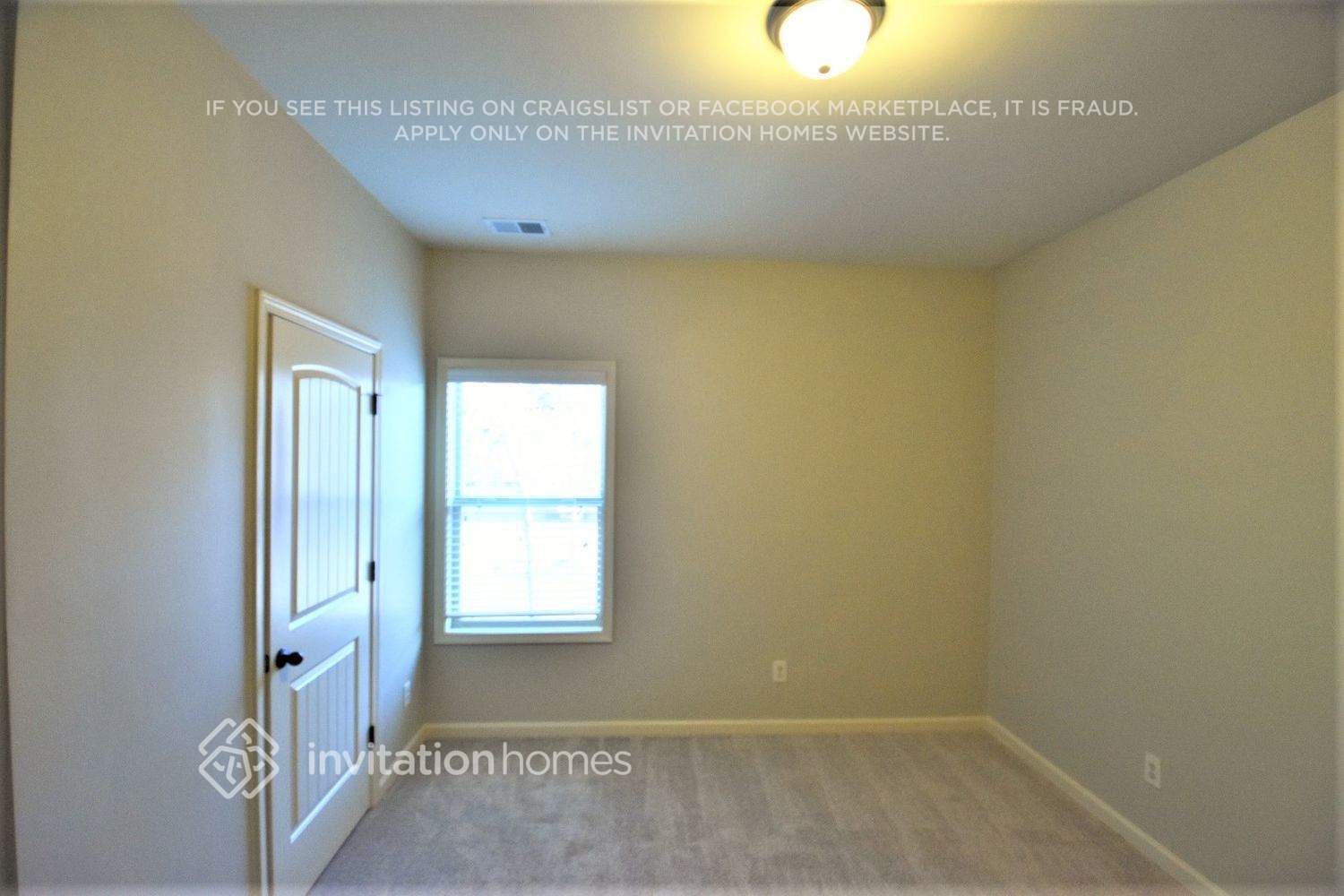 Building Photo - 948 Pine Ln