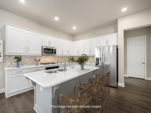 Building Photo - 420 Water's Edge Drive