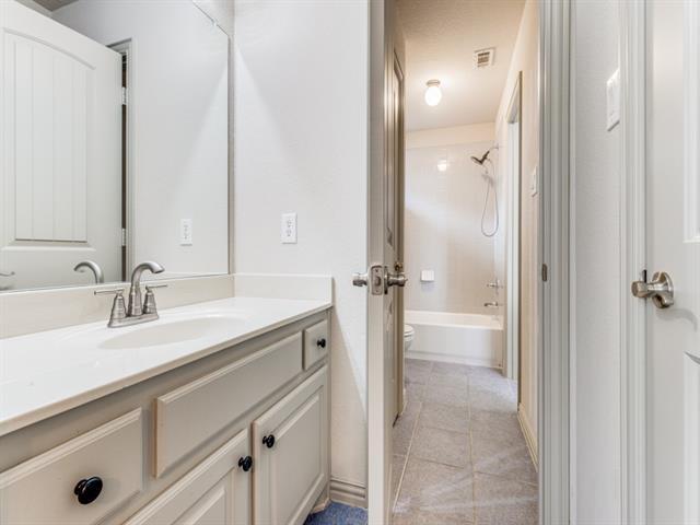 Building Photo - 3545 Bellaire Ct