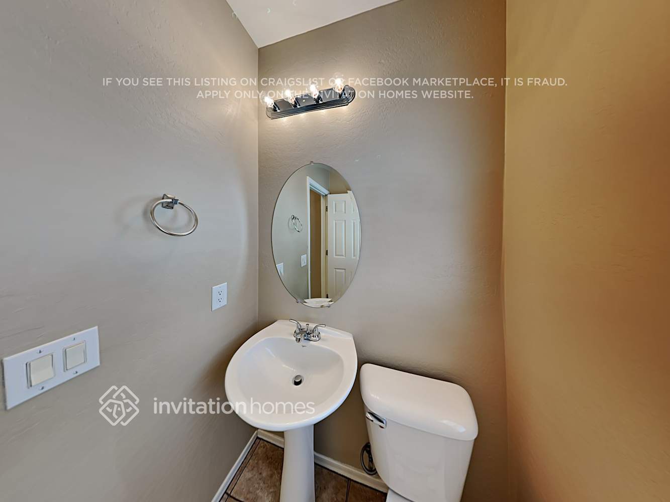 Building Photo - 4648 E Laurel Ave