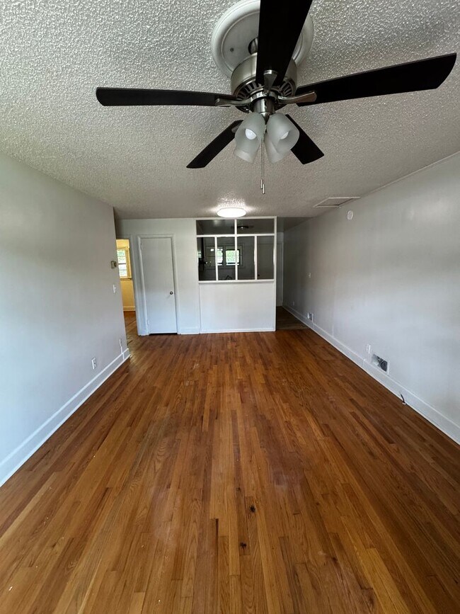 Building Photo - 2/1 Duplex with office space in Shelby, NC