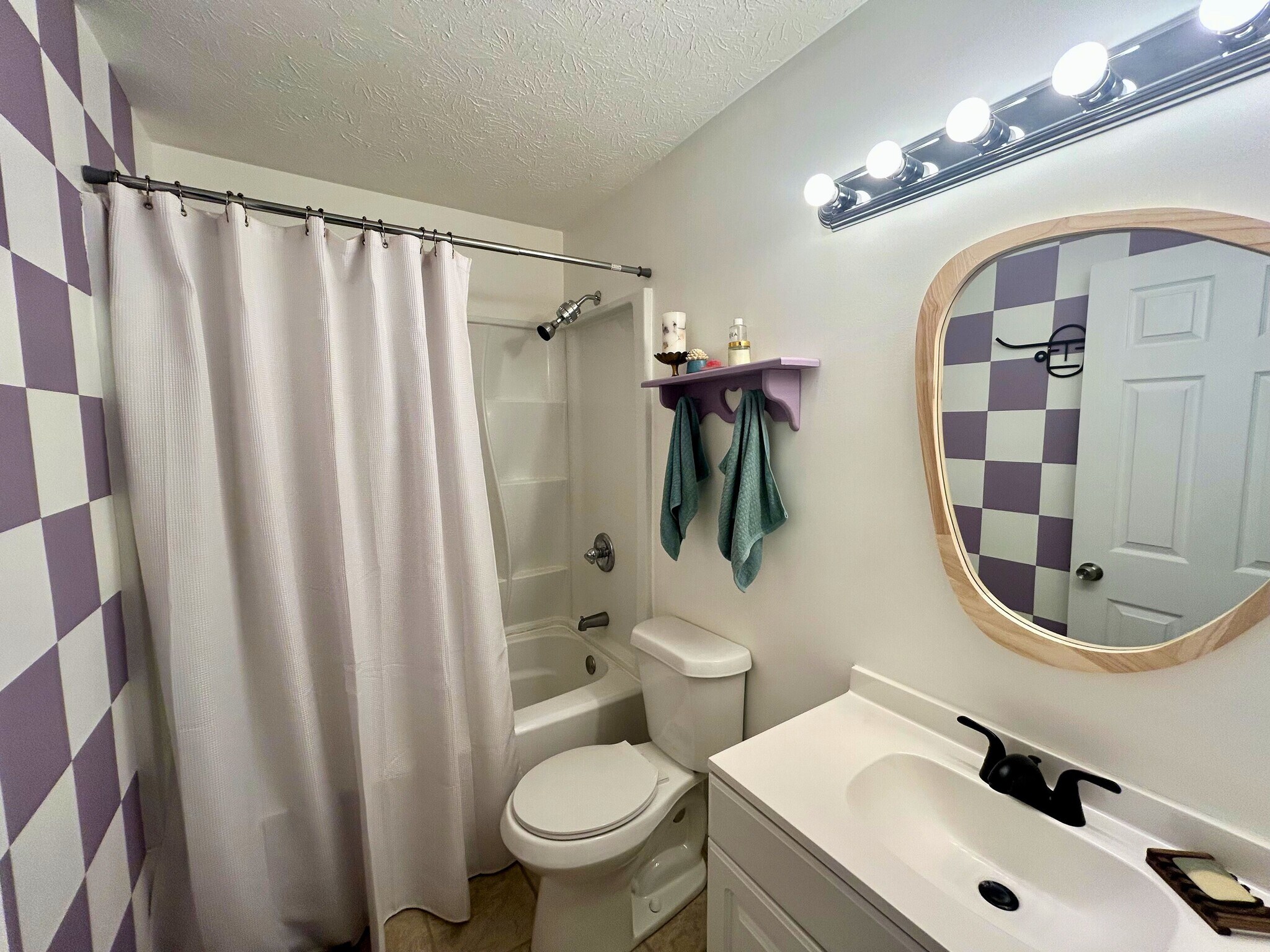 Building Photo - 8831 Eagleview Dr