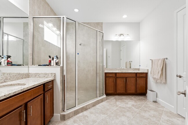 Building Photo - 15134 Cameo Ct