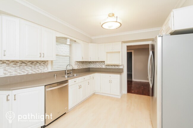 Building Photo - 10212 N Sunnycrest Drive, Mequon, WI, 53092