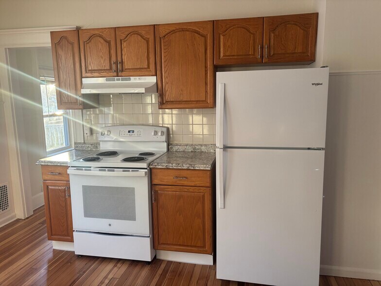 Kitchen - 6368 Main St