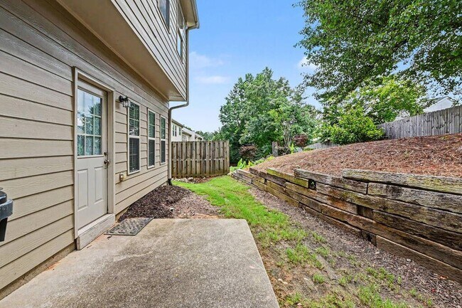 Building Photo - 2150 Waterford Park Dr