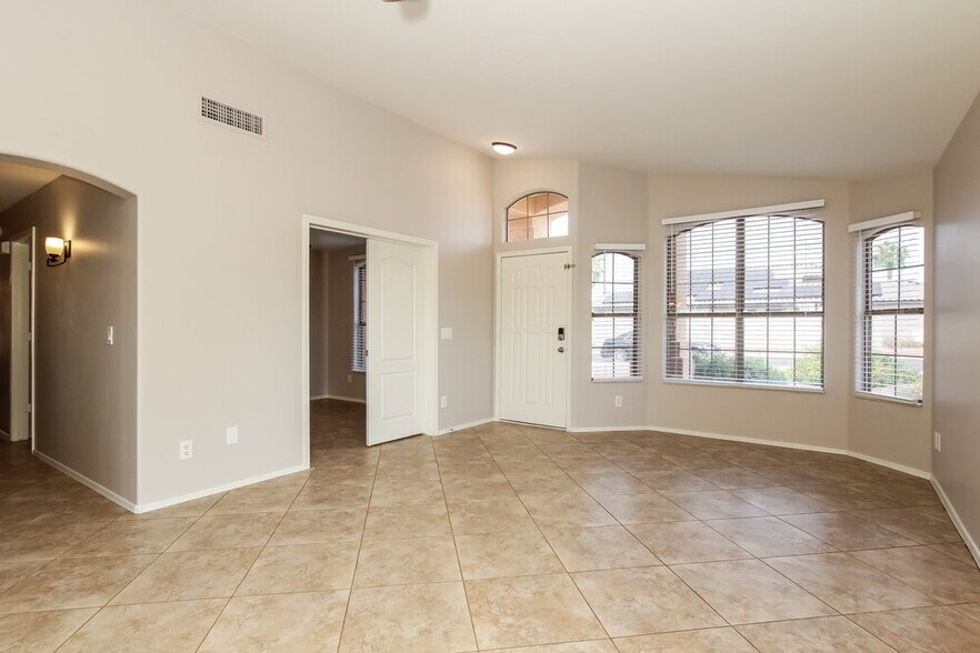 Building Photo - 9935 W Potter Dr