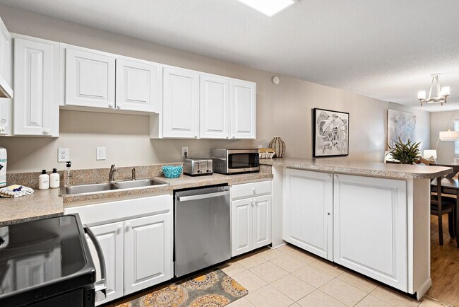 Building Photo - 215 Venus Ct