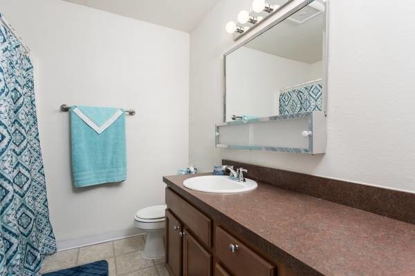 Building Photo - Executive 1801