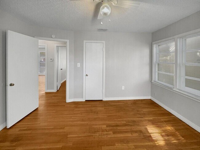 Building Photo - 3815 32nd St