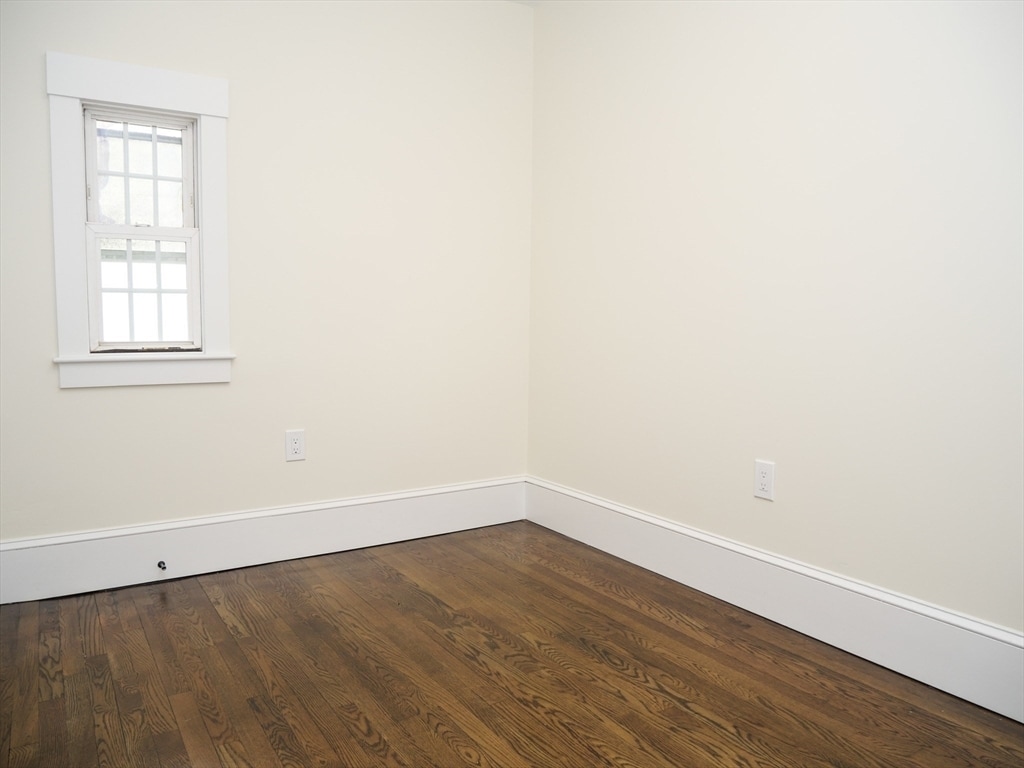 Building Photo - 261 W Newton St