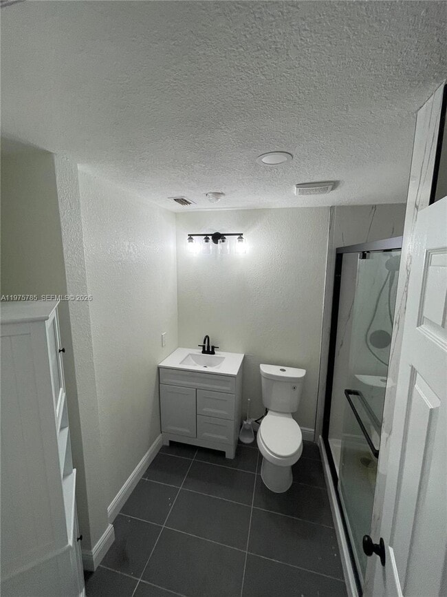 Building Photo - 365 NW 4th Ct