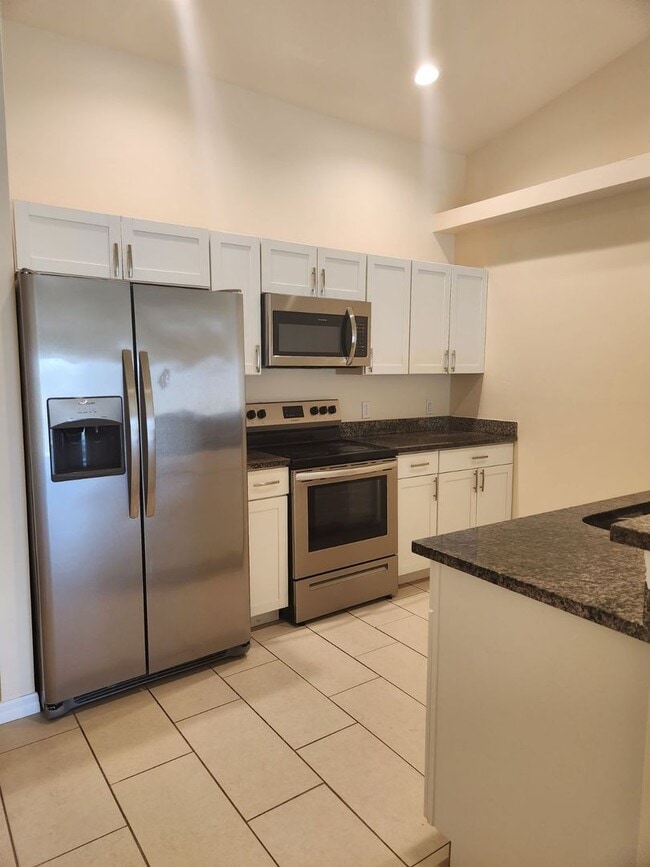 Building Photo - Duplex for rent