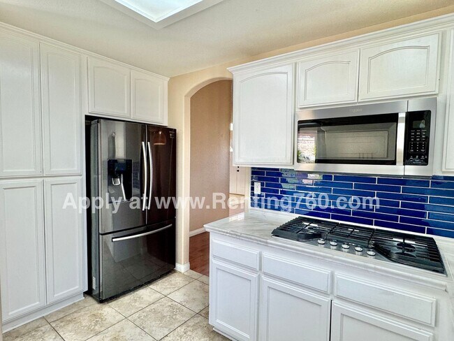 Building Photo - Spacious 4 Bedroom Home in Copper hills Ne...