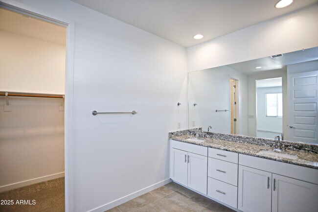 Building Photo - 32526 N 20th Gln