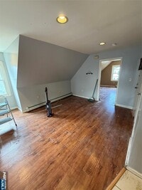 Building Photo - 220 S Burnet St