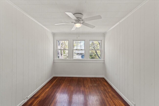 Building Photo - There is a Wow Factor in this Fully Renova...
