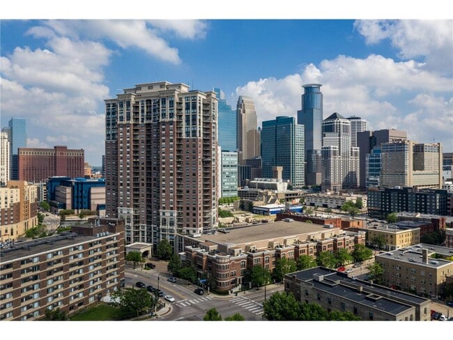 Building Photo - 1008 Portland Ave