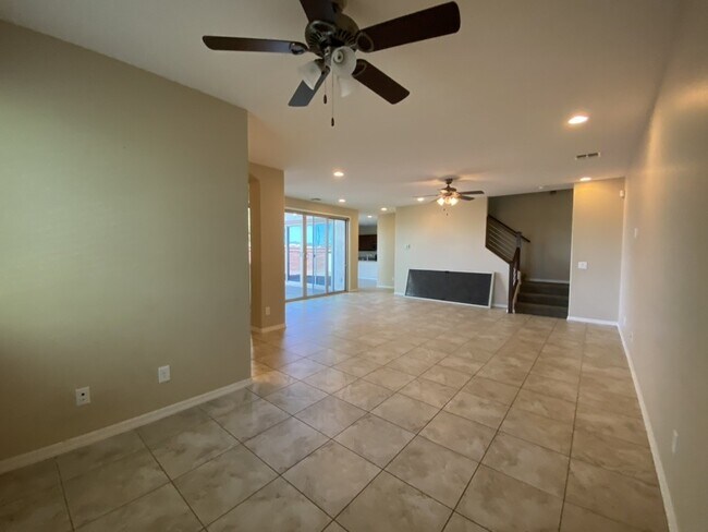 Building Photo - 3726 E Angstead Dr