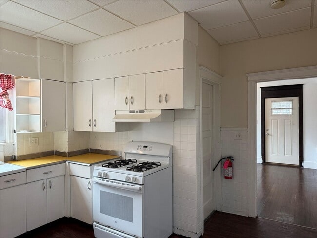 Building Photo - 26 Linden Ave
