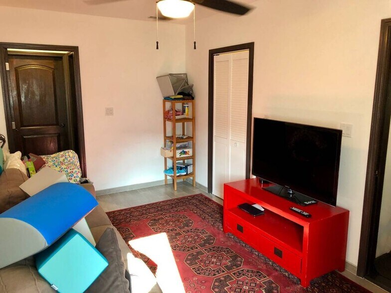 Building Photo - 1628 Westerly Terrace