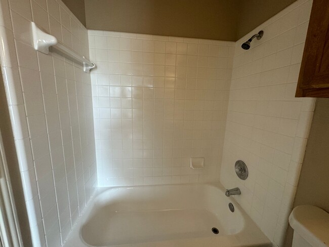 Building Photo - 5702 Greengate Dr