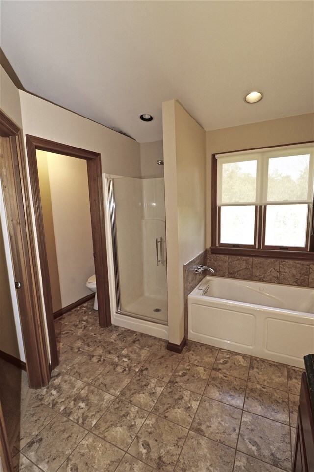 Building Photo - 632 Frogtown Rd