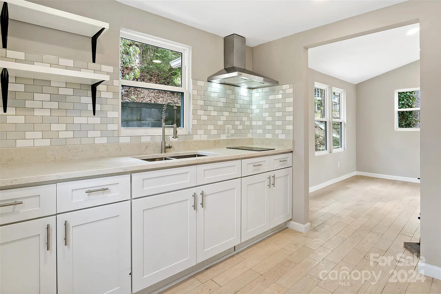 Upstairs Unit A - 228 Barrett Rd