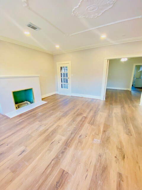 Building Photo - 4625 Bell St