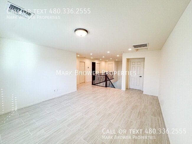 Building Photo - 3546 N Los Alamos