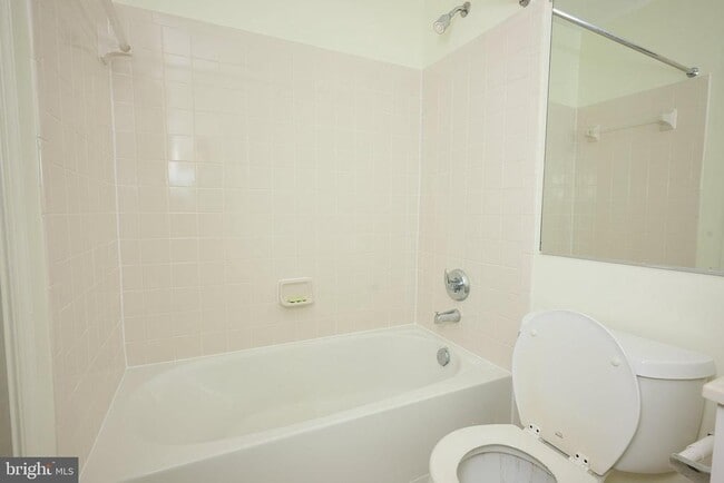 Building Photo - 43259 Sunderleigh Square