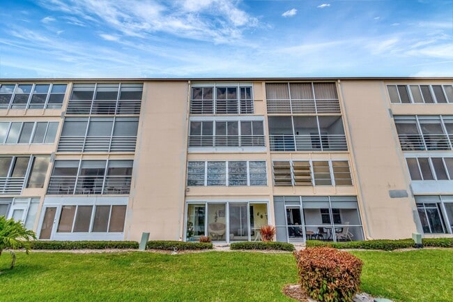 Building Photo - 4049 Wolverton C