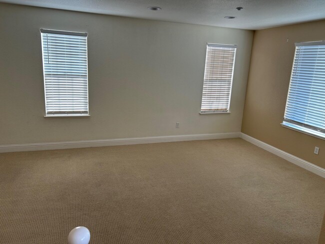 Building Photo - 1849 Alexander Way