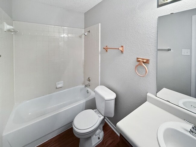 Building Photo - 832 Mirabell Ct