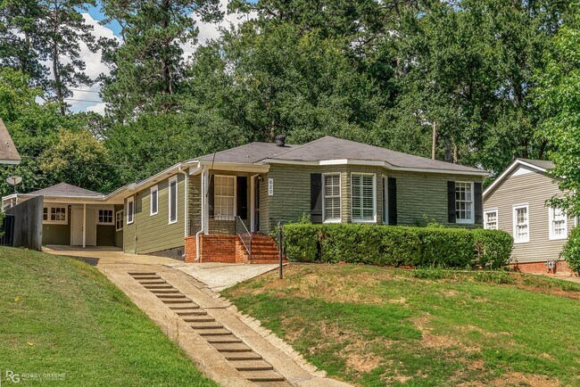 Building Photo - Updated 4-Bed 2-Bath home for lease | Sout...