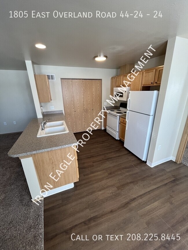 Building Photo - 1805 E Overland Rd