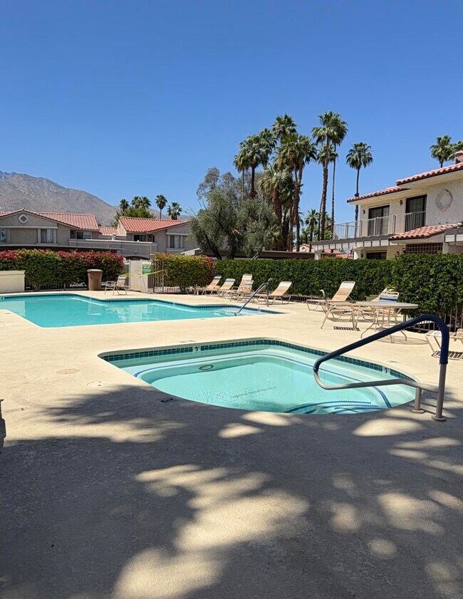 Building Photo - 505 S Farrell Dr